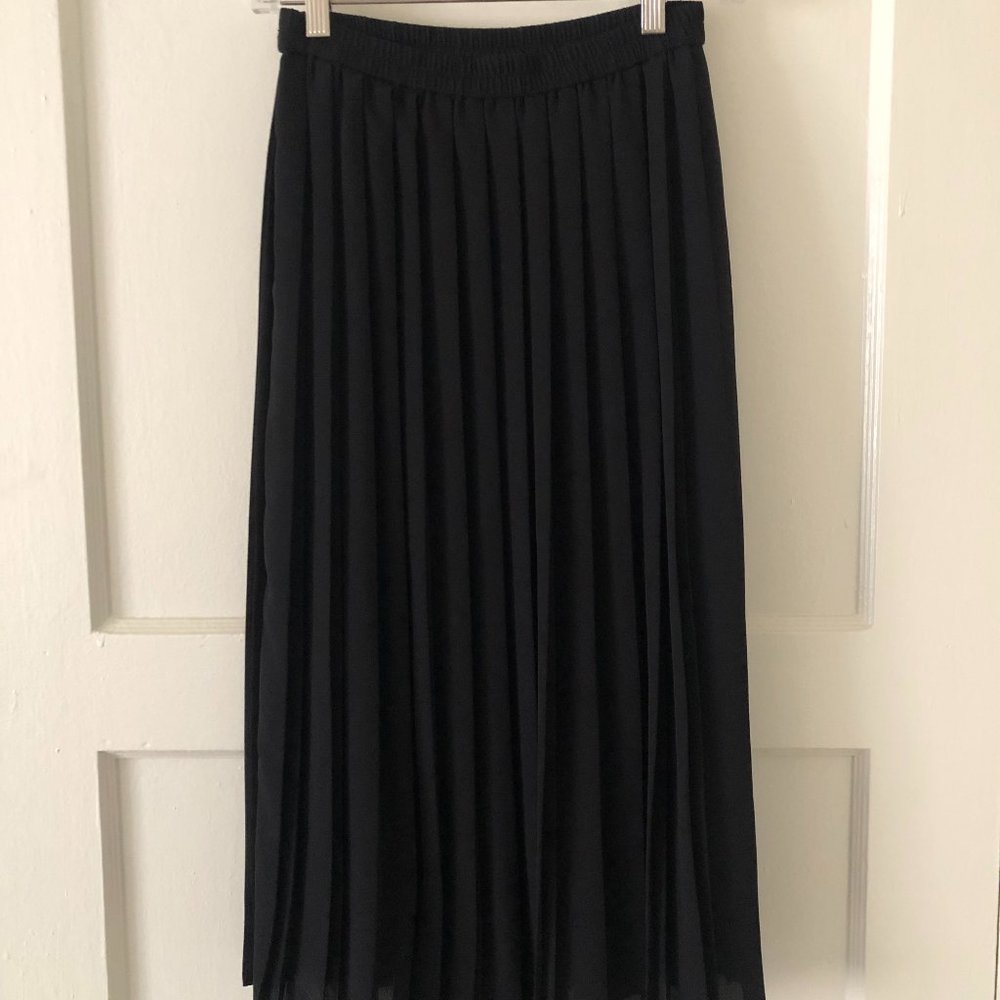 Uniqlo Black Flowy Skirt